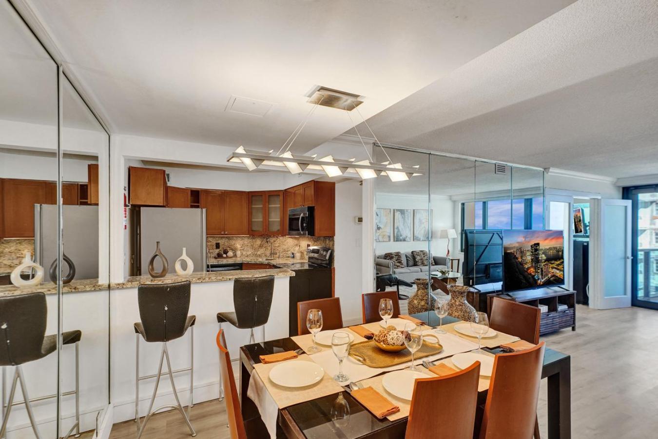 Apartamento Classic Amenities Steps From The With Gym And Pool 1208 *