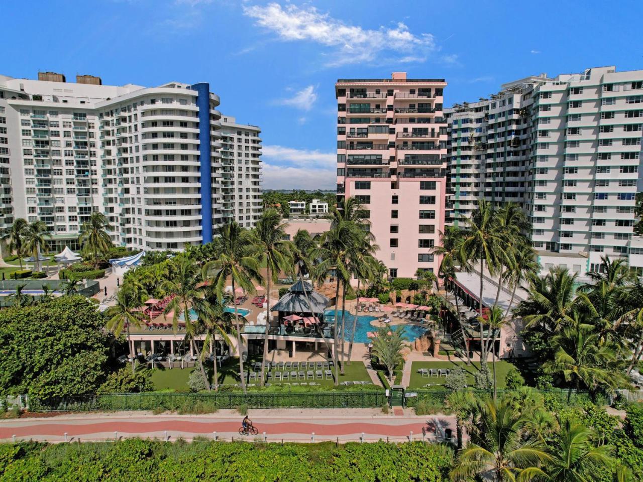 Classic Amenities Steps From The With Gym And Pool 1208 Apartamento *