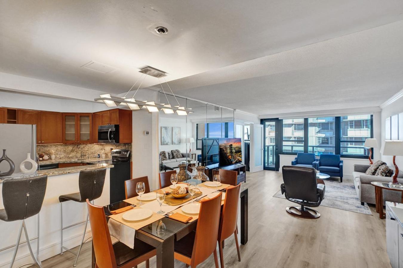 Classic Amenities Steps From The With Gym And Pool 1208 Apartamento Miami Beach